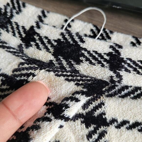 St. John Womens Knit Skirt Size 12 Black Cream Pleated Zip Pockets Maximalist - Picture 9 of 9